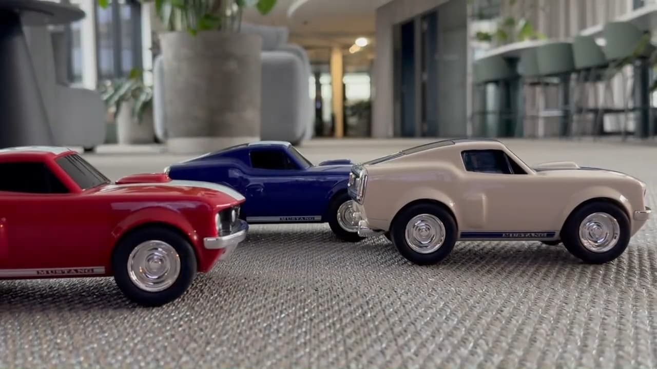 Baghera Mașinuță Ford Mustang 1966 Ivory – Mașinuță de Colecție Premium18cm - Imaginea 6