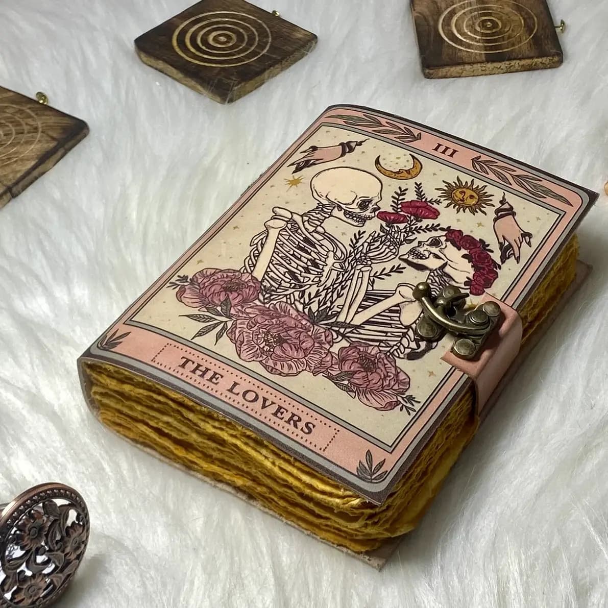 Jurnal Vintage din Piele Grimoire – Model „The Lovers” (Tarot Edition) - Imagine principală