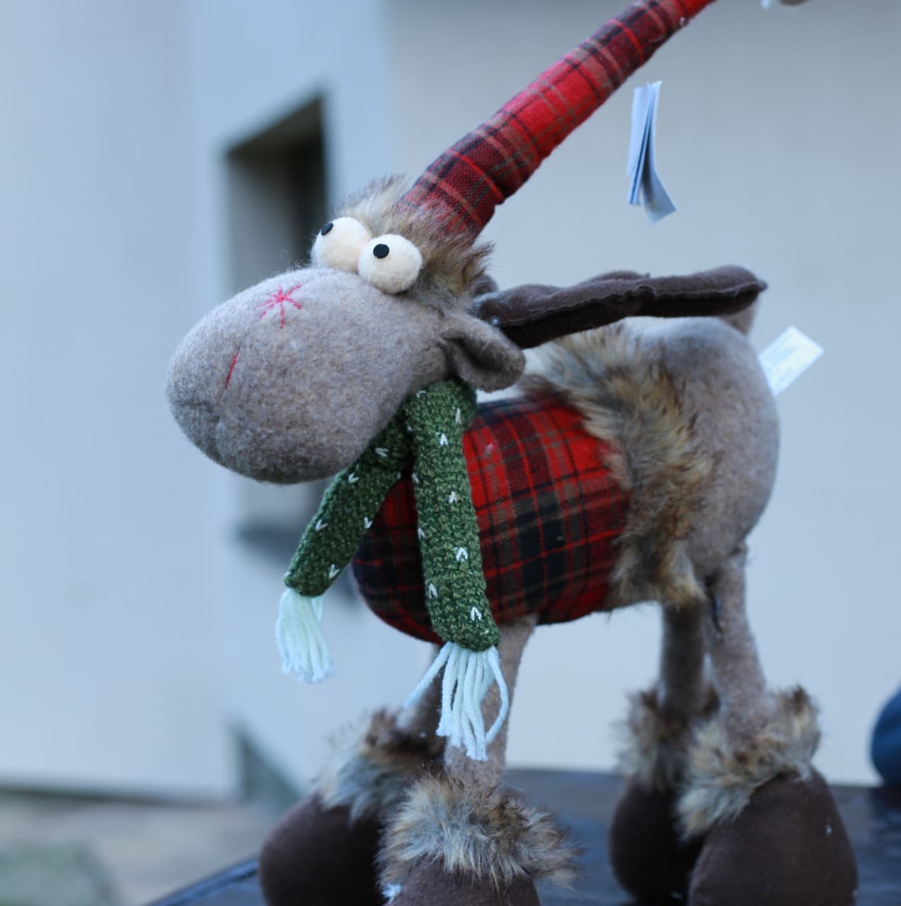 Decorațiune Ren Festiv (60 cm) – Stil Rustic cu Detalii Tartan - Imagine principală